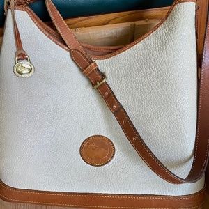 💥Flash sale 💥VTG Dooney & Bourke Large British Tan and Taupe